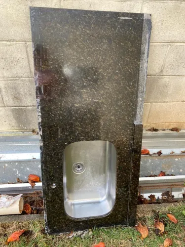 Vendo pia de granito com Cuba para cozinha e banheiro 