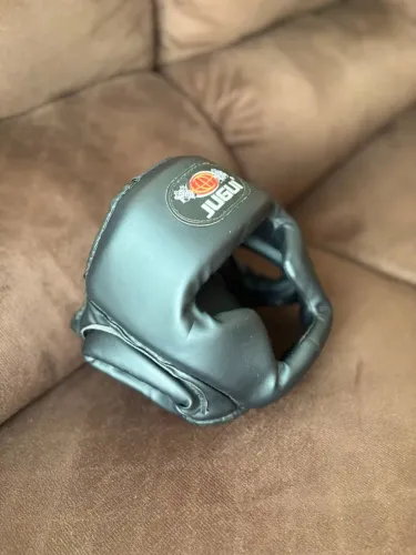 Protetor De Cabeça / Capacete Muay Thai Boxe Kungfu - Jugui - Preto