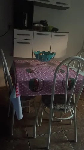 Mesa de 4 cadeiras