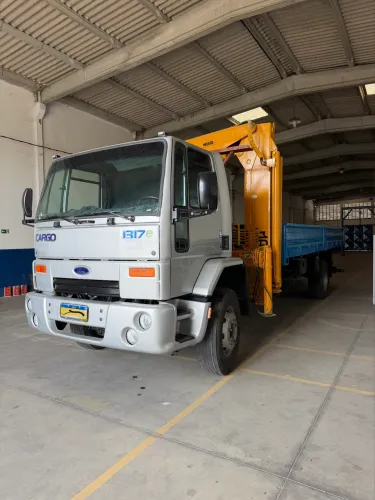 Ford Cargo 1317 Caminhão Munck