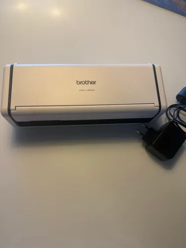 Scanner portátil Brother ADS-1350W