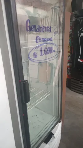 Geladeira Expositora