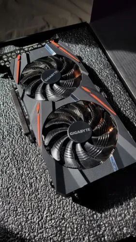 Placa de vídeo Gigabyte RX 580 8gb gddr5