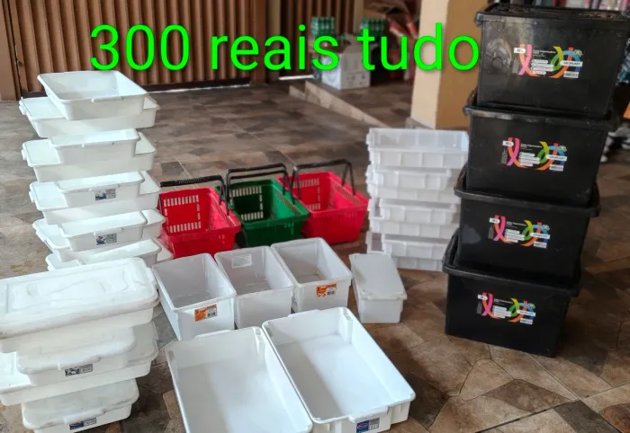 Caixas de plástico ...Multi usonora várias coisas