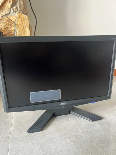 Monitor acer x183h b 18?