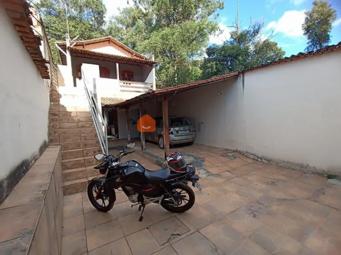 Casa de 4 quartos á venda no bairro Belmonte em Belo Horizonte MG