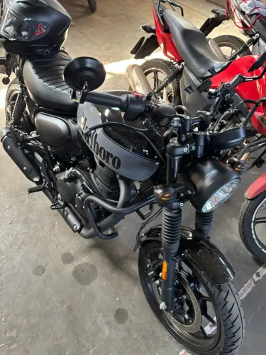 Moto Hunter 350 Royal Enfield