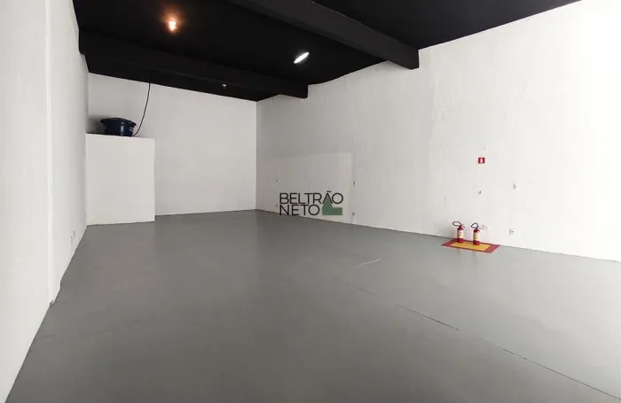 Loja com 170m² à venda no Buritis.