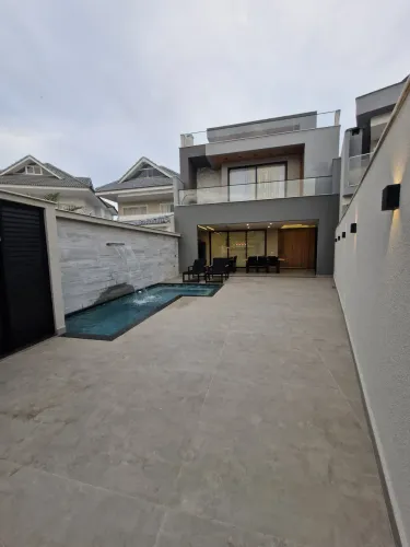 Vendo ou Alugo Magnifica casa Triplex 4 suites, 490m2 + dep completa Cond Riviera del Sol