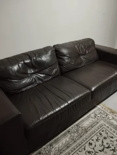 02 Sofás para Sala - Couro Legítimo