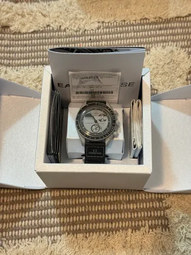 Omega X Swatch Earthphase, completo 