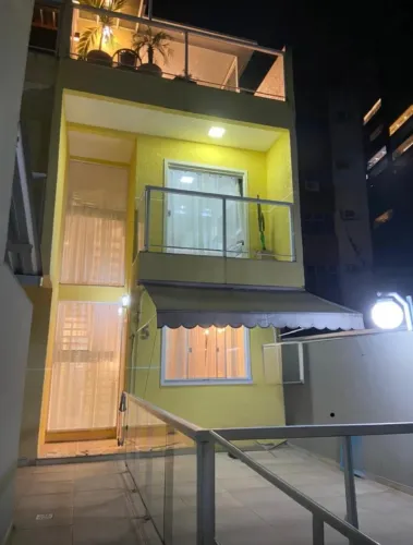 Casa em Condomínio para Venda em Nova Iguaçu, Centro, 2 dormitórios, 3 banheiros, 2 vagas