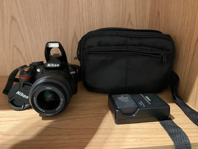 Vendo máquina fotográfica Nikon modelo D3100