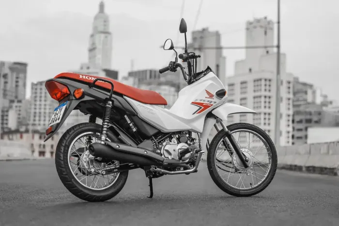 Honda Pop 125 branca 700km