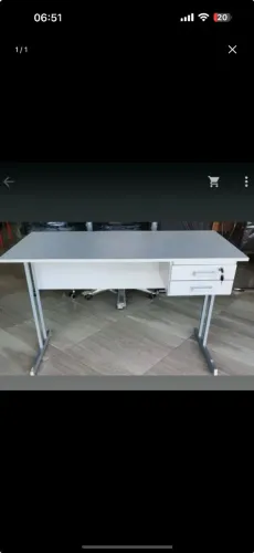 Mesa com gavetas e chaves novas 1,20x0,60