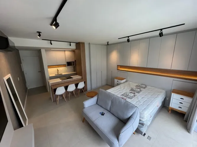 Apartamento, mobiliado, 1 dormitório, 50m da praia no Campeche - Florianopolis/SC