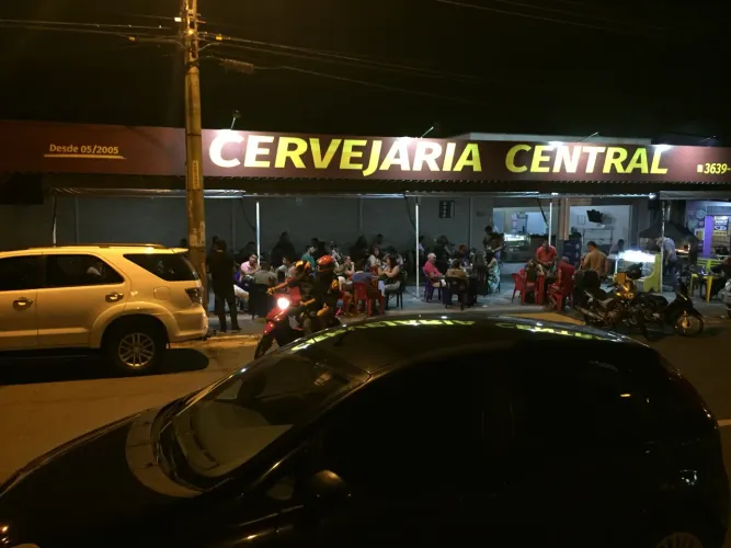 Vaga cozinheira no conjunto Riviera 
