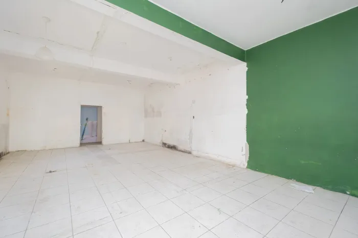 Prédio comercial disponível para aluguel no Centro de Pelotas RS, excelente localização e