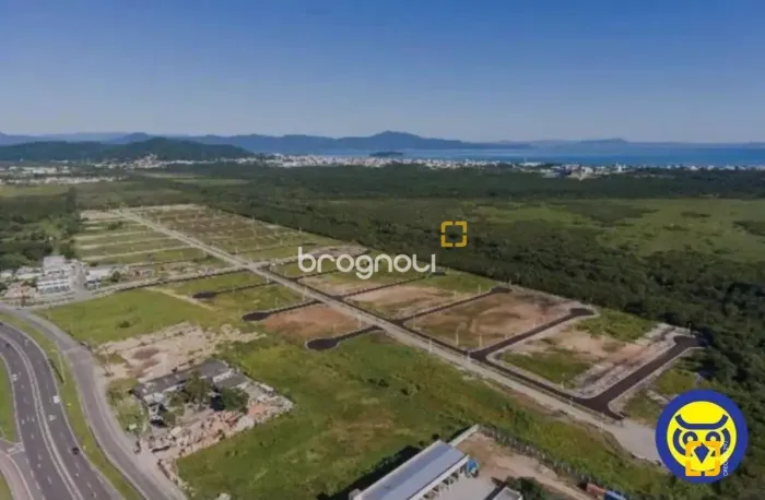 Lote em condomínio, com 450 m² à vemda, próximo à Canasvieiras e Ingleses no Real Parque N