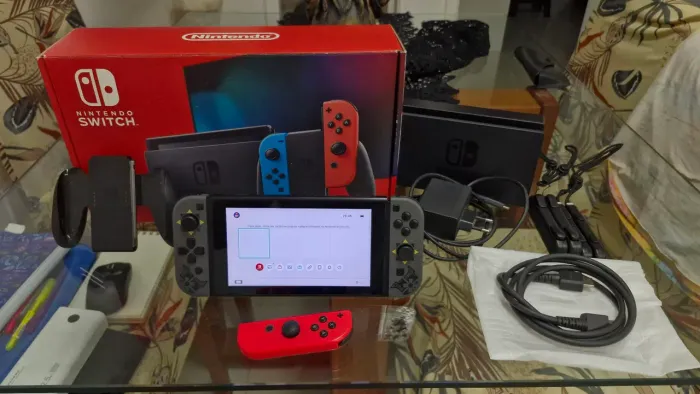 Nintendo switch v2 + 3 joycons + jogo