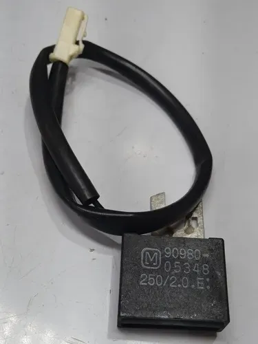 Amplificador Antena Toyota Rav4 2000 - 2005 / *8 Preto