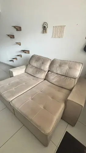 Sofá Retrátil e Reclinável em Veludo Suede