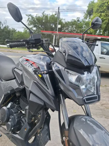 Vendo moto financiada ou troco
