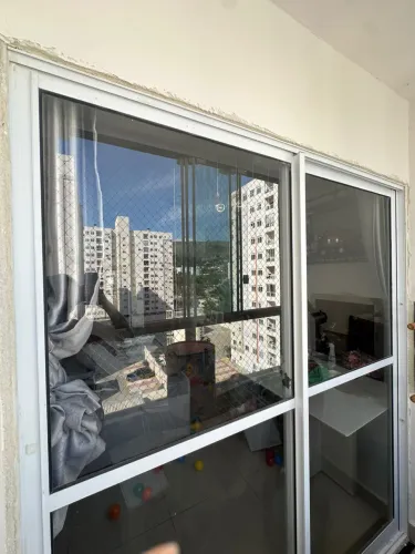 Porta de correr - 2 folhas - 2,10x1,80m