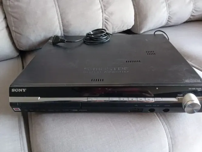Home Theater Sony DAV - DZ77T