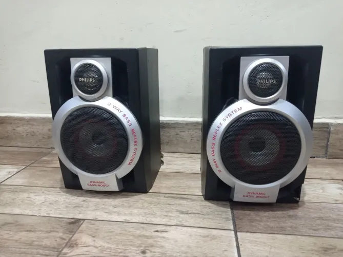 2 caixas de som Philips 8 ohms