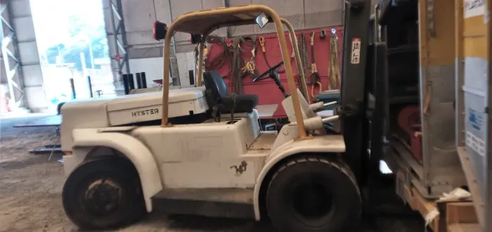 Vende se empilhadeira Hyster ((Modelo H7.00XL / S7.00XL)<br>