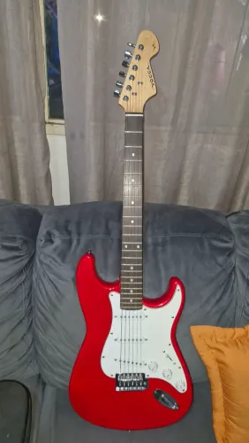 Guitarra Strato Vogga + Amplificador NCA