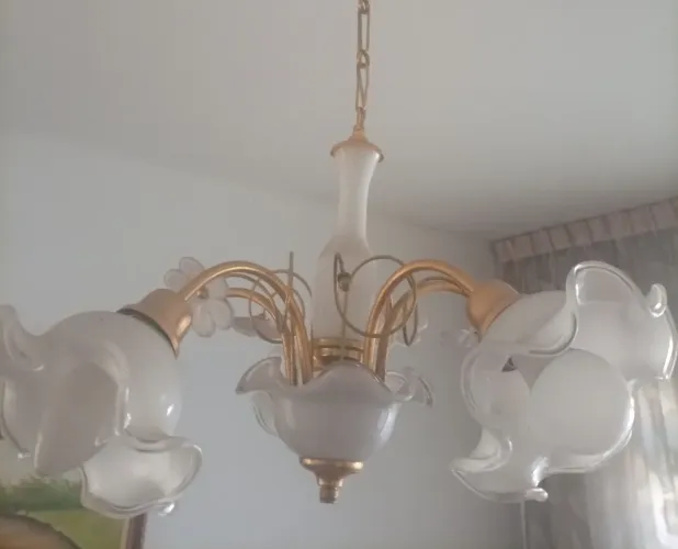 Lustre italiano vidro leitoso murano e metais banhados a ouro