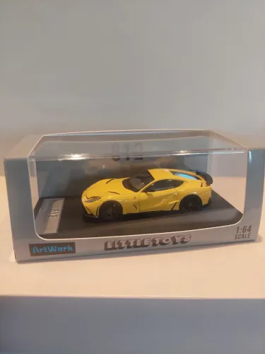 Ferrari 812 Novitec 1/64 - Não Hot Wheels