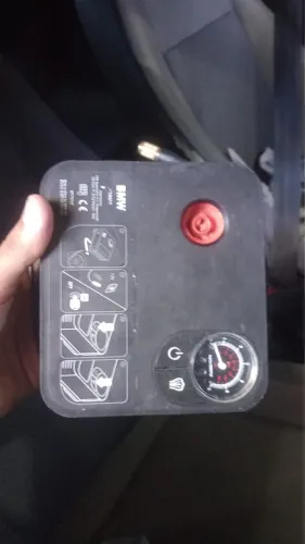 Bomba de encher pneu de BMW