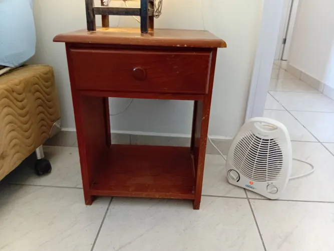 Mesa de cabeceira