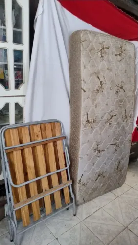 Cama dobrável solteiro e colchão 