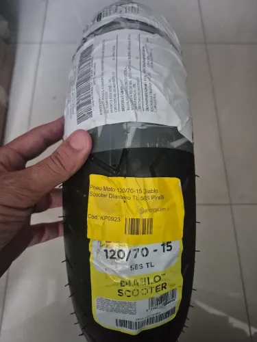 Vendo Pneu Pirelli Diablo scooter 120/70 r15