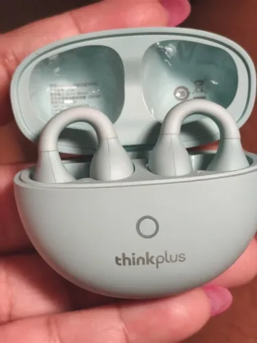 Vendesse fone Lenovo,pega bluetooth,da cor verde,tem capinha.
