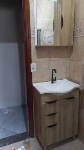 Gabinete de banheiro 60x35, com espelheira
