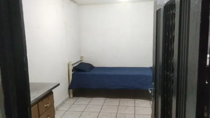 Alugo Casa Semi-Mobiliada ( um cômodo e um banheiro ) R$ 550,00 incluído água e luz