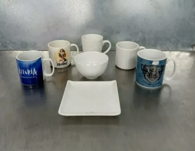 05 Xícaras + Prato + Tijela Porcelana
