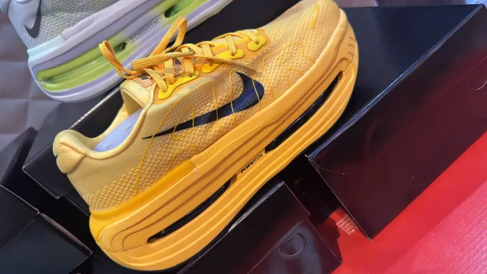 Tênis Nike modelo vomero premium lançamento qualidade conforto para seu dia