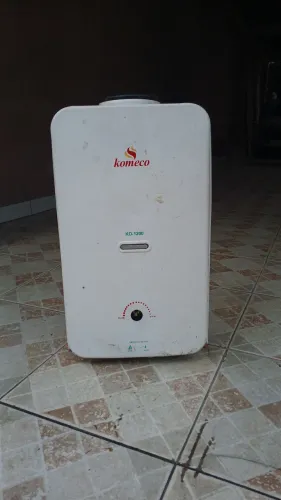 Aquecedor de água a gás komeco OBS: foi tirado de uma obra não sabemos se funciona