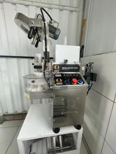 Máquina de Salgados Maqtiva New Magic 10.0 Duplo Recheio - Semi Nova