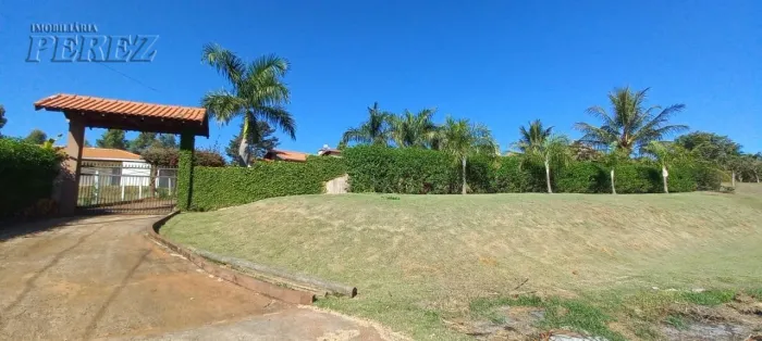 Casa à venda na região leste em Londrina, Condomínio de Chácaras Itaúna