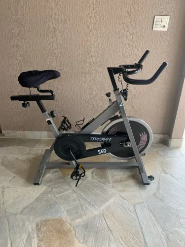 Bicicleta Ergométrica Spinning Titanium Fitness S50
