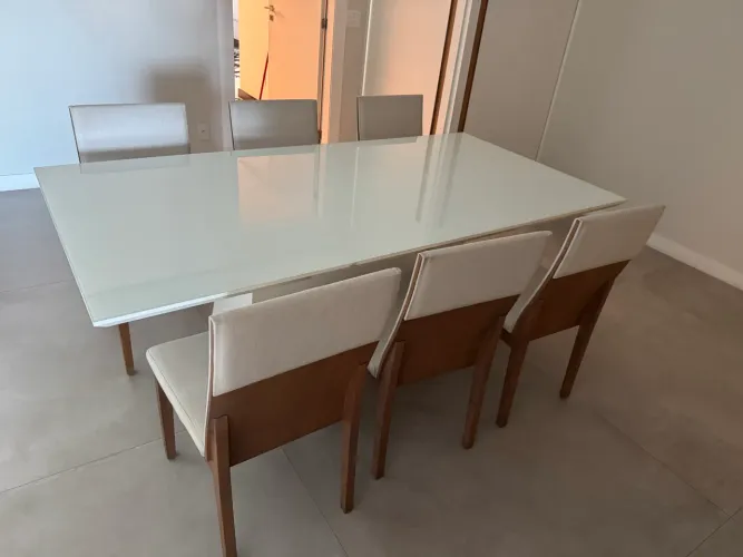 Mesa madeira com laka com 6 cadeiras