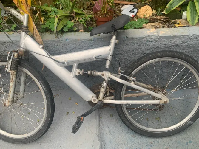 bicicleta de alumínio