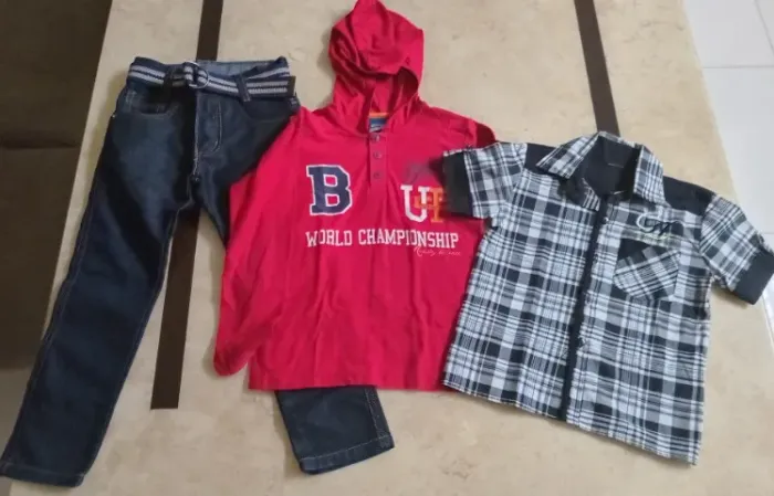 Peças Tamanho 4 desapego Calça Jeans AK + cinto + camiseta manga longa + camisa xadrez